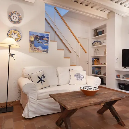 بيت للعطل Lets Holidays House Close To The Castle توسا ذي مار
