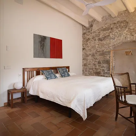 Lets Holidays House Close To The Castle بيت للعطل *